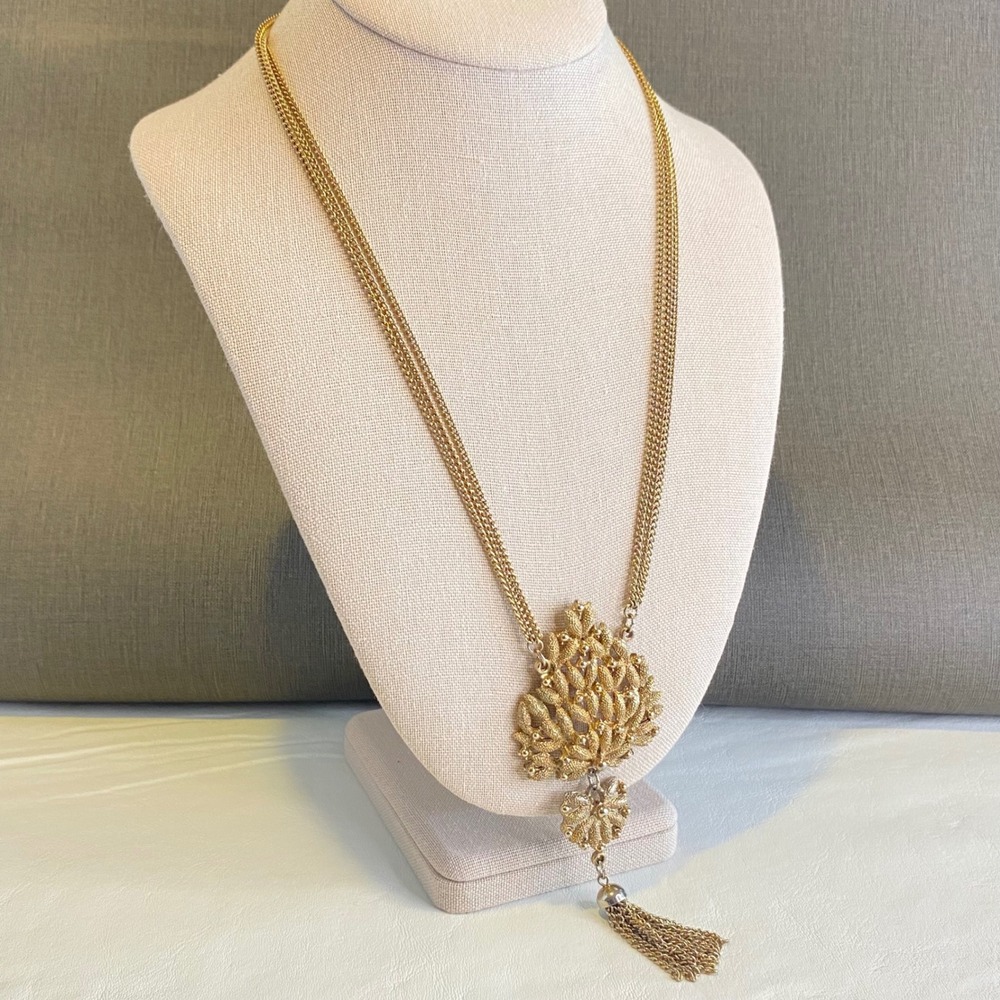 Lisner Vintage Necklace Gold Tone Articulated Tassel Pendant Triple‎ Strand 22"